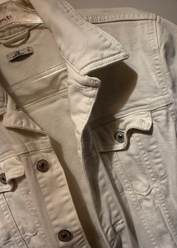 Beyaz Kadın Denim Ceket - Görsel 3