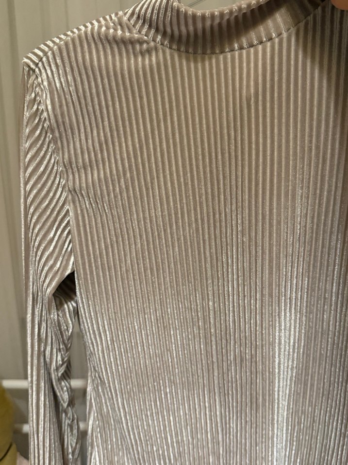 Bej Pilili Uzun Kollu Kadın Bluz - Görsel 3