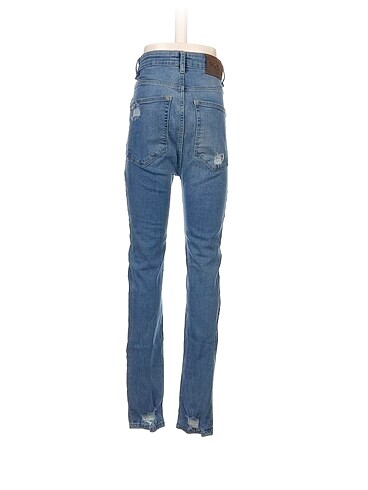 34 Beden Pull and Bear Skinny %70 İndirimli.