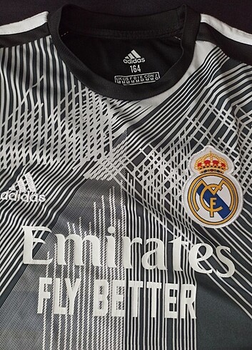 12-13 Yaş Beden siyah Renk Adidas 12-13 yaş çocuk forma