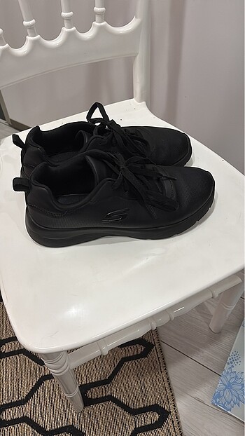 Skechers
