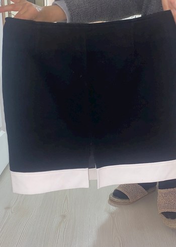 Siyah Mini Etek Beyaz Detaylı - Görsel 2