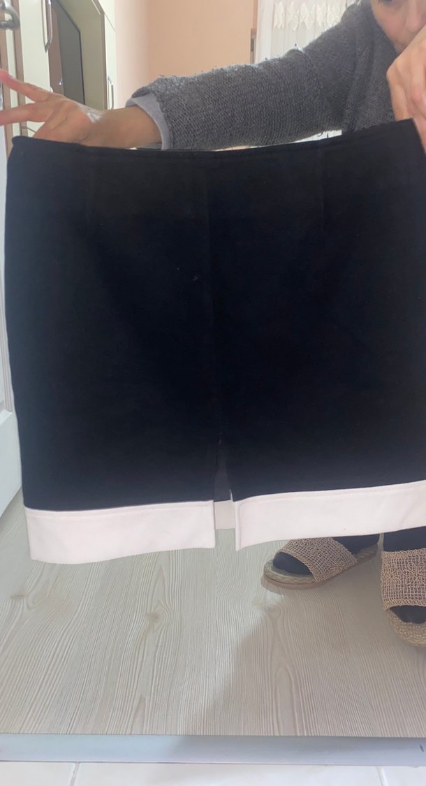 Siyah Mini Etek Beyaz Detaylı - Görsel 2