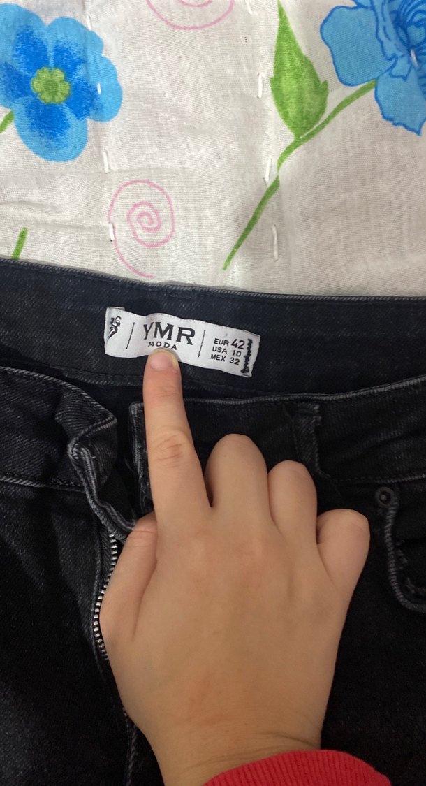 Düğmeli Siyah Bağlama Desenli Kadın Kot Pantolon - Görsel 2