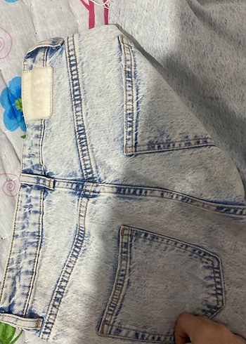 Mavi Bağlama Desenli Yırtık Salaş Kadın Jean - Görsel 4