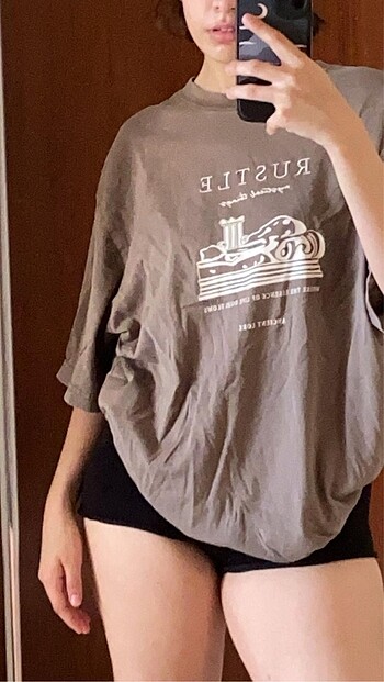 pull and bear tshirt