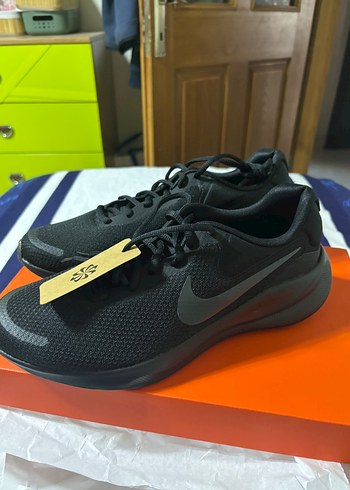 Nike Siyah Nike Revolution 7 Ayakkabi