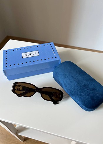Gucci Parlak Lacivert Kadın Güneş Gözlüğü