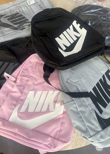 Nike Fermuarlı Kadın Spor Çantası Pembe