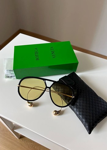 Bottega Veneta Kadın Parlak Altın Güneş Gözlüğü