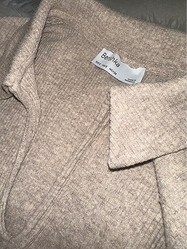 BERSHKA ÖNÜ BÜZGÜLÜ CROP ÜST - Görsel 3