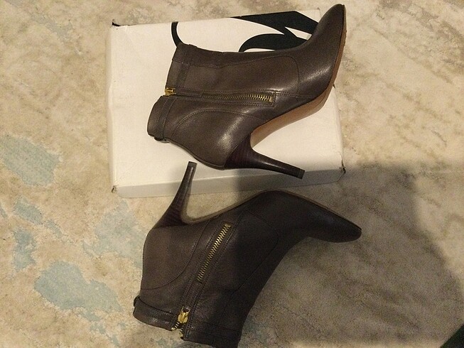 Nine west bot