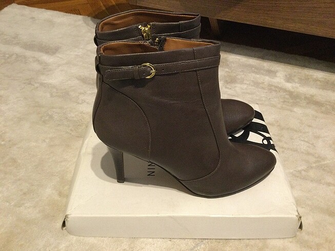 38 Beden Nine west bot
