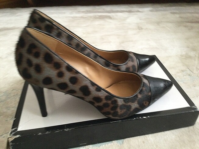 Nine west stiletto , leopar desenli,çok şık