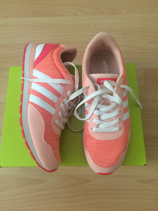 38 Beden Adidas Spor Ayakkabı