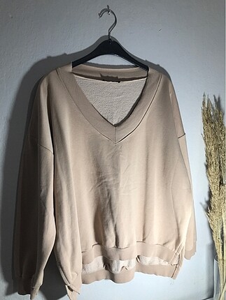 v yaka sweatshirt + kazak