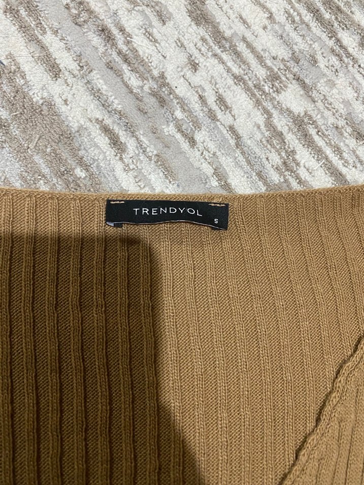 V Yaka Triko Crop - Görsel 2