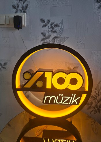 Sarı Parlak Rock Punk Rozet
