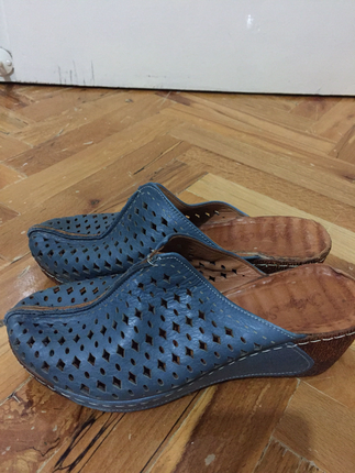 Diğer Yumuşak deri mavi dolgu topuk terlik