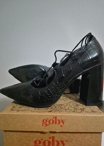 ADL Kemerli Siyah Yılan Desenli Topuklu Ayakkabı - Görsel 7