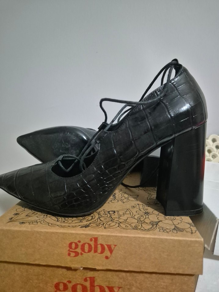 ADL Kemerli Siyah Yılan Desenli Topuklu Ayakkabı - Görsel 4