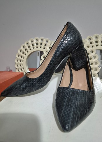 Lacivert Yılan Desenli Stiletto Topuklu Kadın Ayakkabı - Görsel 2