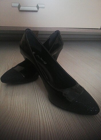 38 Beden siyah Renk Polaris topuklu ayakkabı 38 numarası 