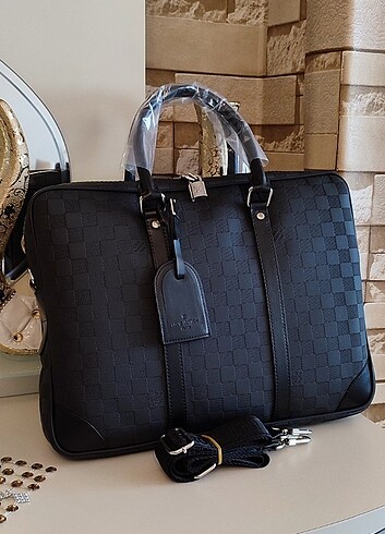 LOUİS VUITTON UNİSEX LEPTOP VE EVRAK ÇANTASI 