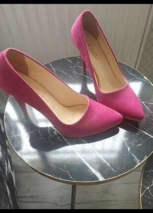 Hiç kullanılmadı.fuşya stiletto