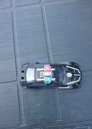 Küçük Siyah Polis Oyuncak Araba