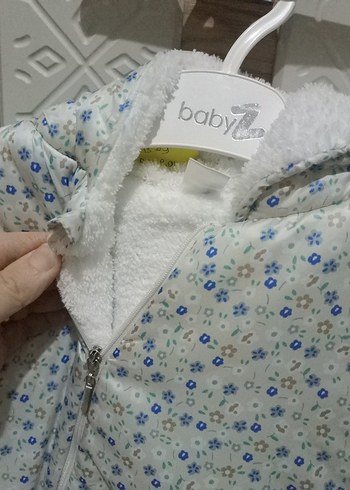 Kapüşonlu Beyaz Desenli Bebek Tulumu - Görsel 3