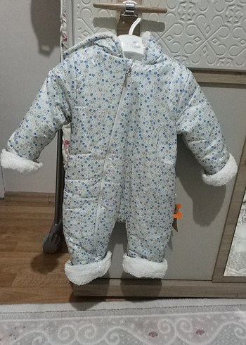 Desenli Beyaz Kız Bebek Tulumu - Görsel 2