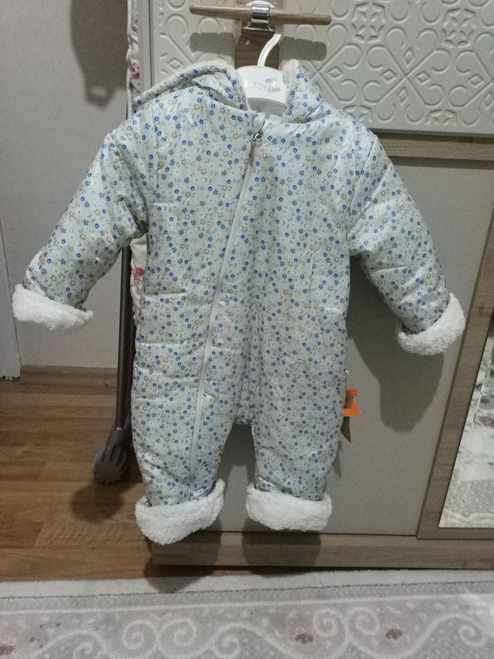 Desenli Beyaz Kız Bebek Tulumu - Görsel 2