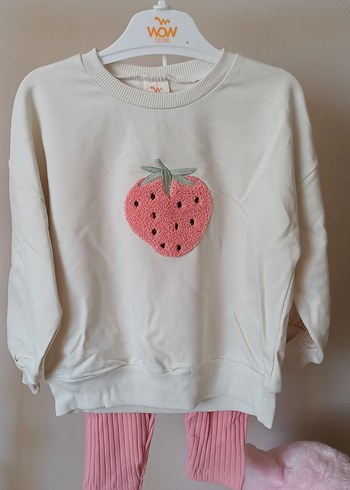 çilek  detayli kız çocuk takım - Görsel 2