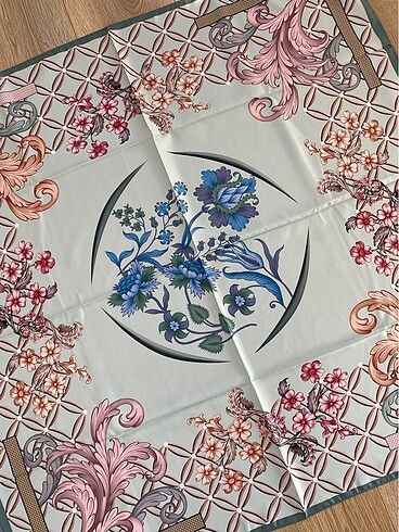 Diğer Ayşegül Güneş Tivil Eşarp