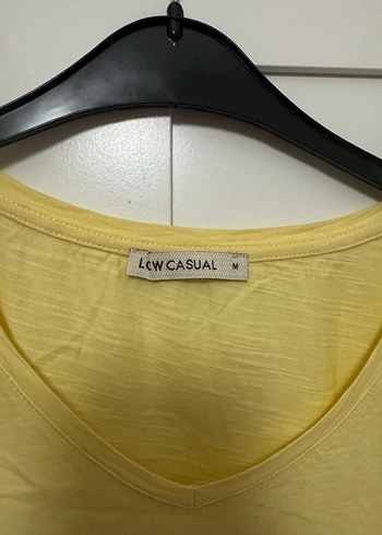 LC Waikiki Sarı V Yaka Kısa Kollu Basic Tişört