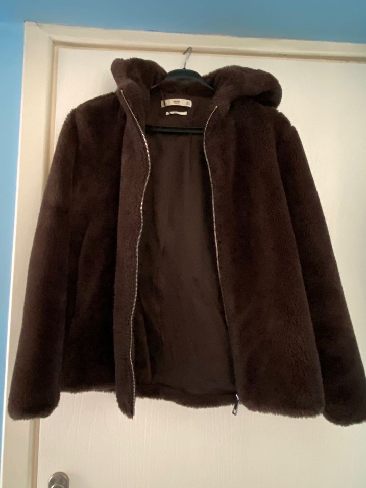 Kahverengi Kapüşonlu Kadın Peluş Ceket - Görsel 2