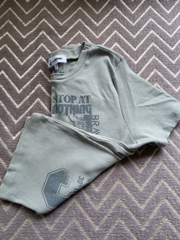 Gri Baskılı Kadın Kısa Kollu Tişört - Görsel 3