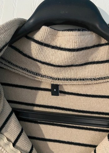 Bej Çizgili Yarım Fermuarlı Kadın Kazak - Görsel 3