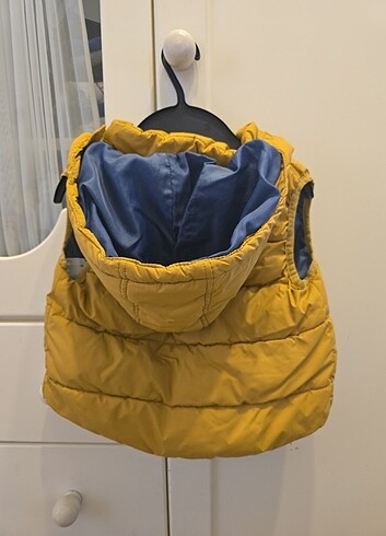 4 Yaş Beden 3/4 yaş H&M marka hardal rengi yelek