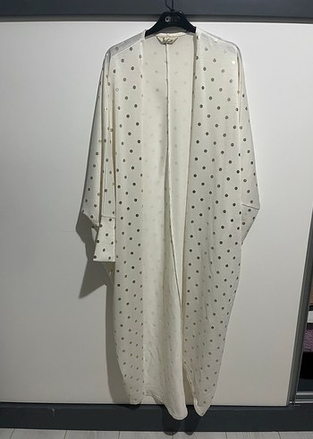 Uzun Beyaz Puantiyeli Kadın Kimono