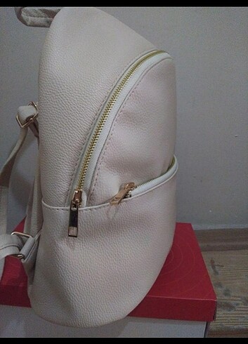  Beden Butigo orjinal sırt çantası