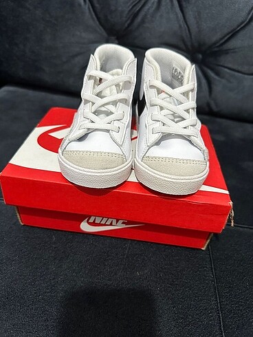 25 Beden beyaz Renk Nike çocuk spor ayakkabı