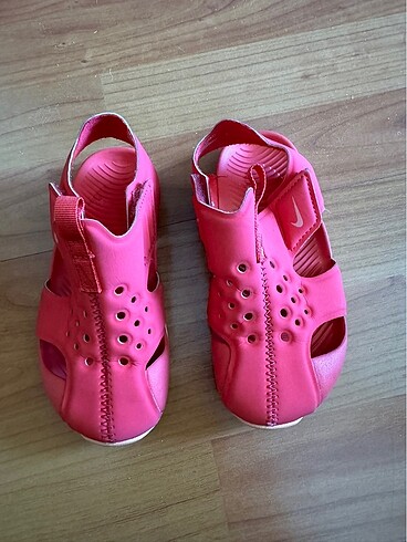 Nike çocuk sandalet 20 numara