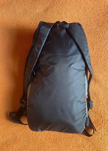 Gri Fermuarlı Sırt Çantası - Görsel 2