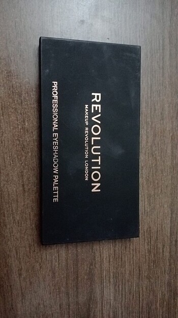 Revolution Far Paleti