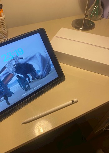 Apple iPad 9. Nesil 256 GB + Apple Pencil 1 Öğrenciden Temiz