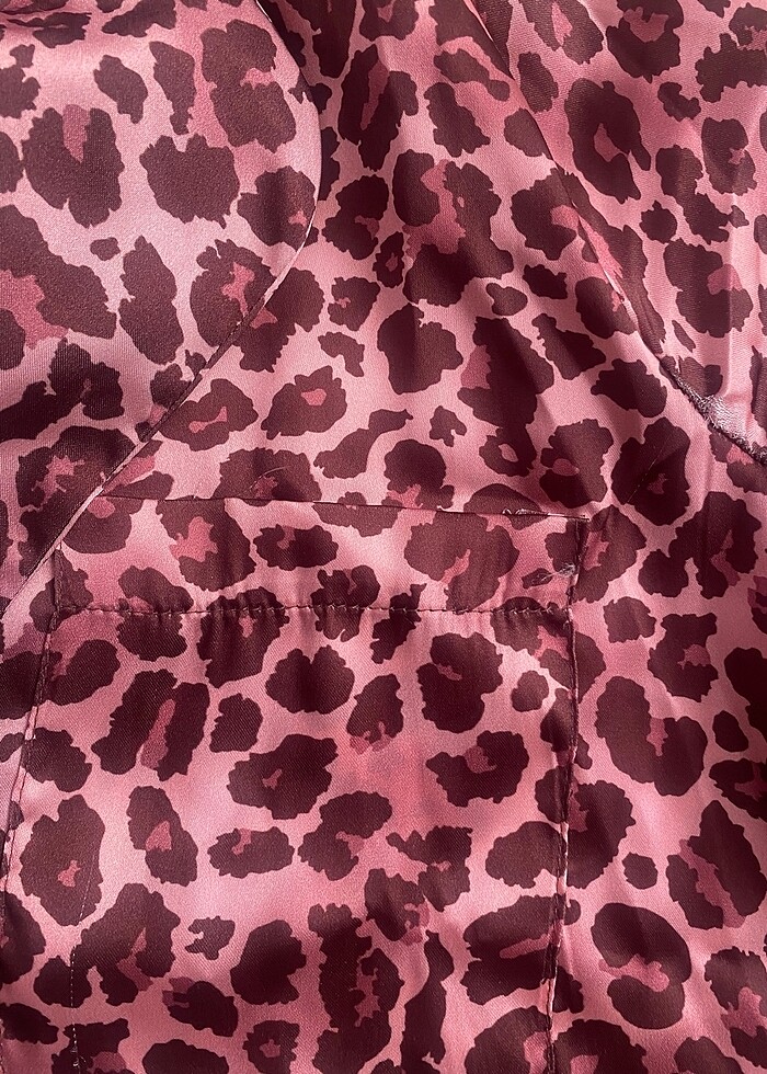 Trendyolmilla leopar saten gecelik takımı - Görsel 5