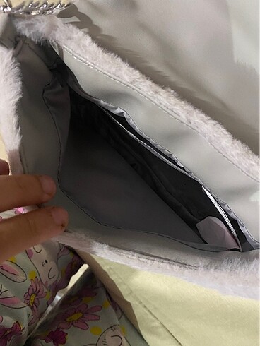 Kadın gri peluş zincir askılı çanta - Görsel 4