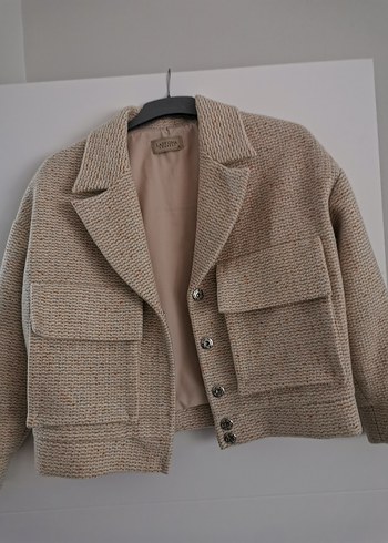 Bej Düğmeli Kısa Pamuklu Kadın Ceket - Görsel 2